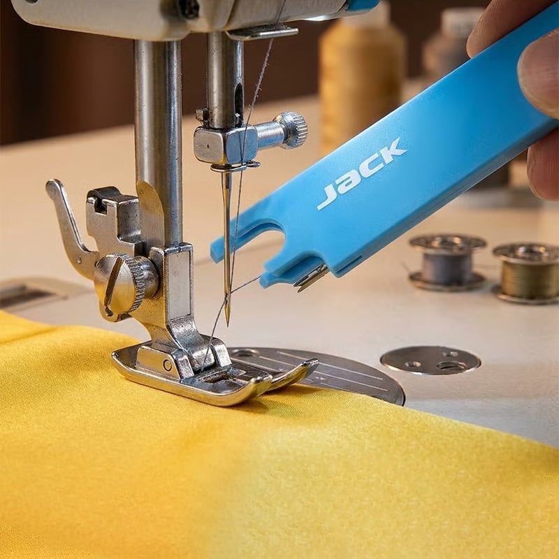 🧵 4-i-1 kompakt syassistent: Enkelt verktøy for automatisk nåletråding! ✂️