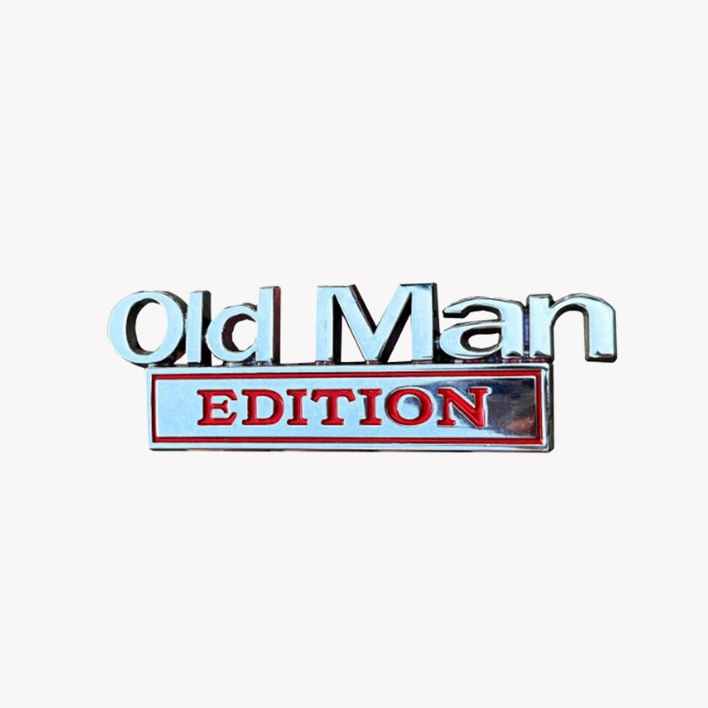 🚗Vis frem personligheten din med dette morsomme 💨 «Old Man Edition»-merket! 😆👴