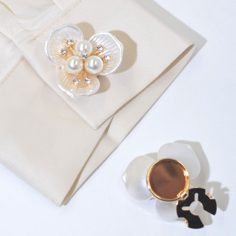 ✨ Elegante perleknapper til skjorter – et snev av klassisk luksus 👔🌸