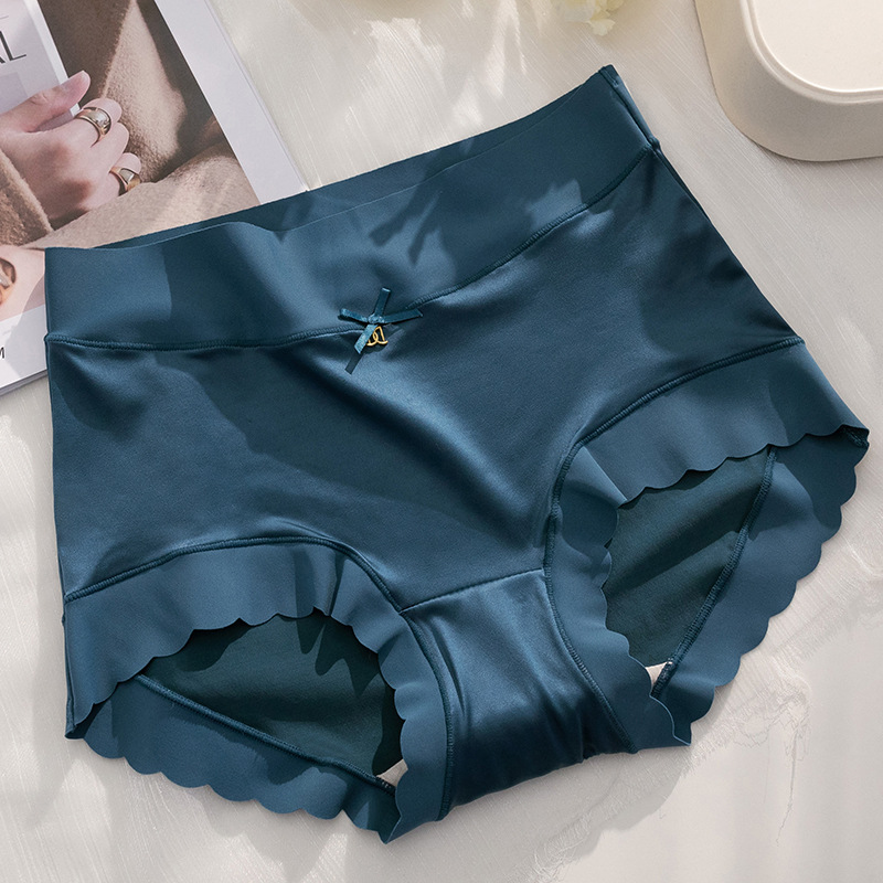 🎁Kjøp 1 Få 2 (3-pakning) Premium Satin Antibacterial Ice Silk Fuktabsorberende truse